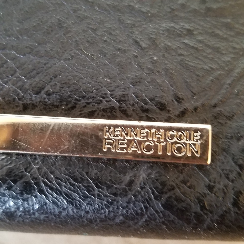 KENNETH COLE REACTION Wallet - Picture 3 of 8